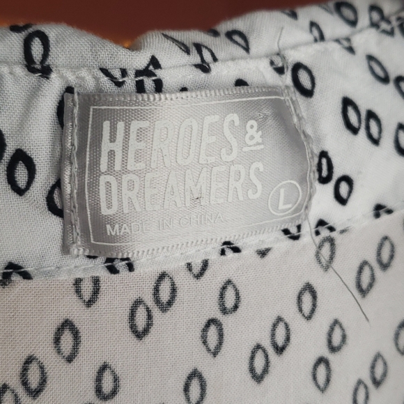 Button down summer blouse - Picture 3 of 3